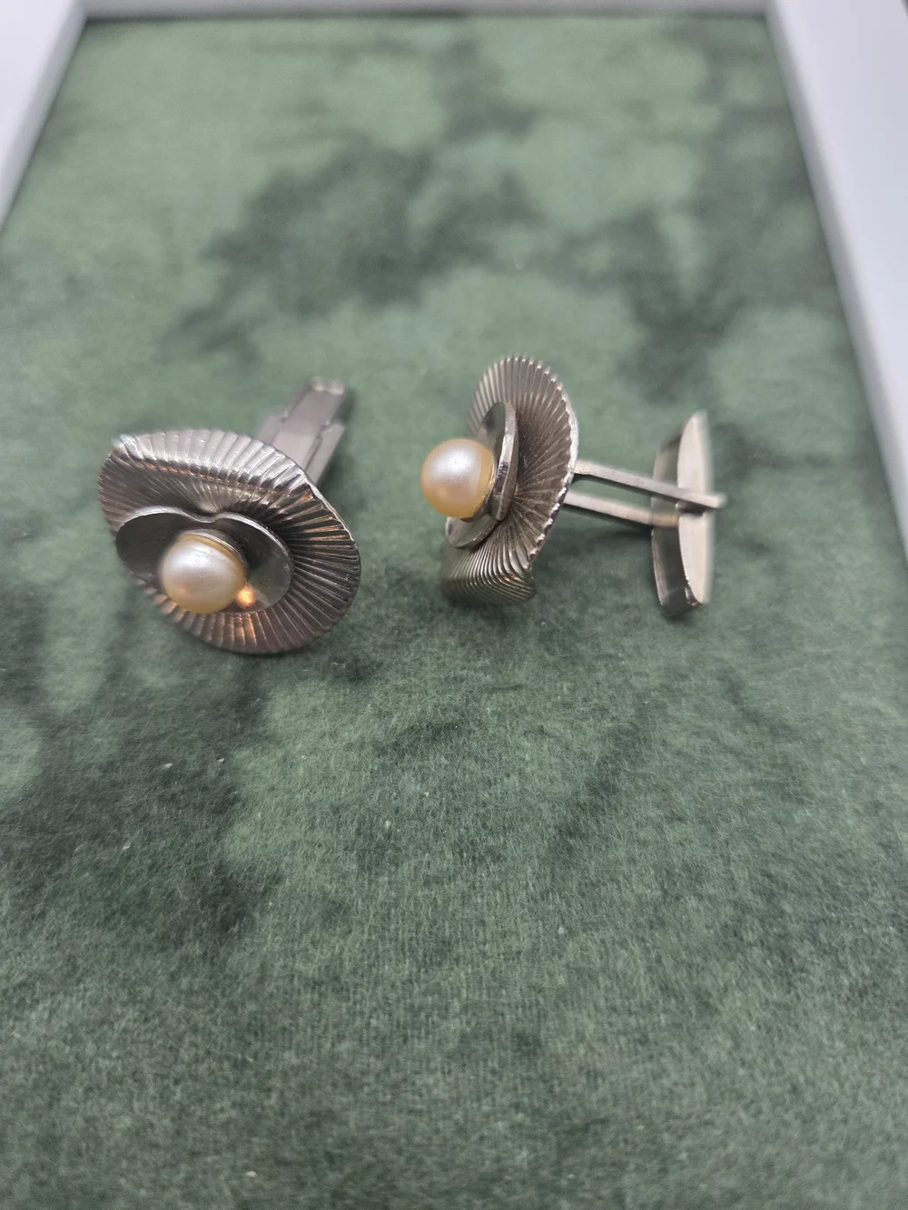 1422. Vintage Silver Tone Cufflinks with Pearl Accent